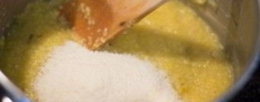 Шаг 1: поленты с пармезаном