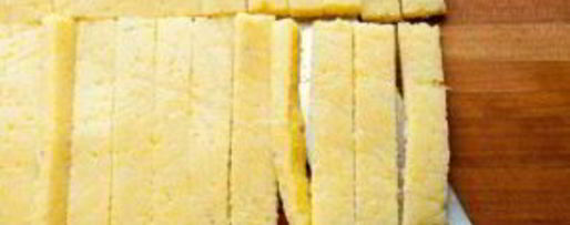 Шаг 3: поленты с сырным соусом