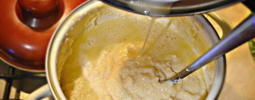 Шаг 2: гурьевской каши на топленом молоке