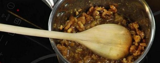 Шаг 2: гурьевской каши с орехами, фруктами и изюмом