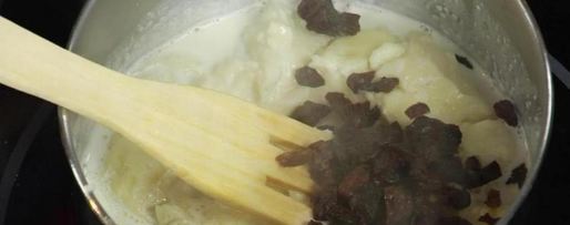 Шаг 5: гурьевской каши с орехами, фруктами и изюмом