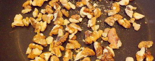 Шаг 2: гурьевской каши с цукатами