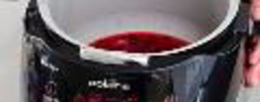 Шаг 2: манной каши на клюквенном соке в мультиварке