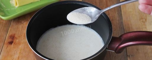 Шаг 2: манной каши на молоке без комочков классическая