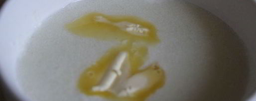 Шаг 4: манной каши с абрикосами, шоколадом и клубничным сиропом