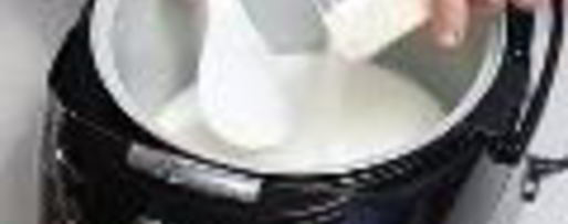 Шаг 2: манной каши с фруктами в мультиварке