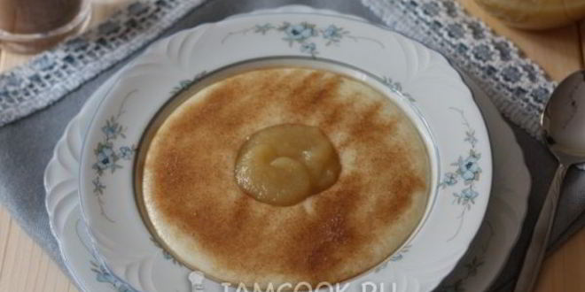 Рецепт манной каши с корицей и яблочным муссом