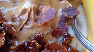 Рецепт Манной каши с пряничной пастой и миндальными хлопьями