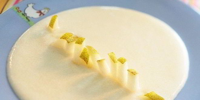 Рецепт манной каши со свежей грушей