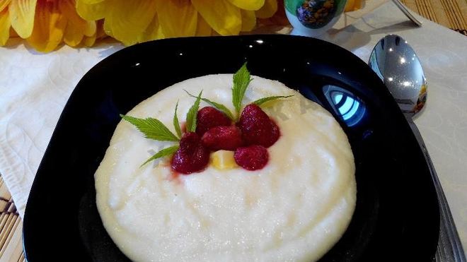 Рецепт Манной каши в мультиварке на молоке и воде