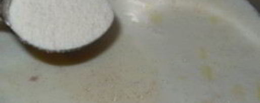 Шаг 2: вкусной манной каши на молоке