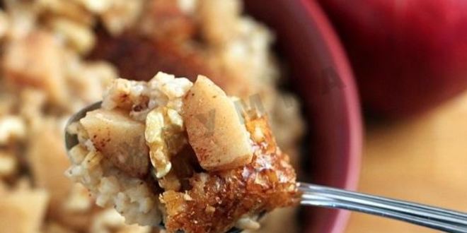 Рецепт ночной овсяной каши с яблоками и орехами в мультиварке