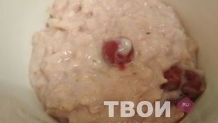 Рецепт Овсяной каши на молоке с вишней