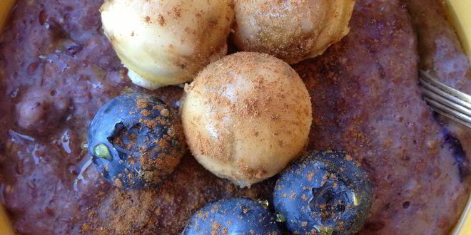 Рецепт овсяная каша с бананом, голубикой и кленовым сиропом