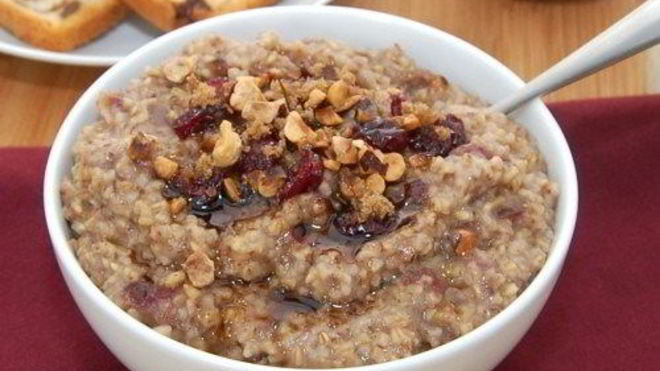 Рецепт Овсяной каши с сушеной вишней и фундуком