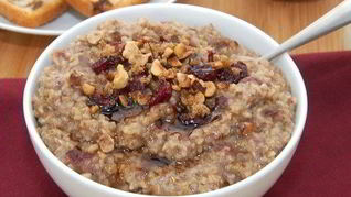 Рецепт Овсяной каши с сушеной вишней и фундуком