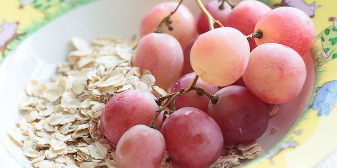 Рецепт овсяной каши с виноградом