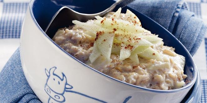 Рецепт овсяной каши с яблоками и корицей