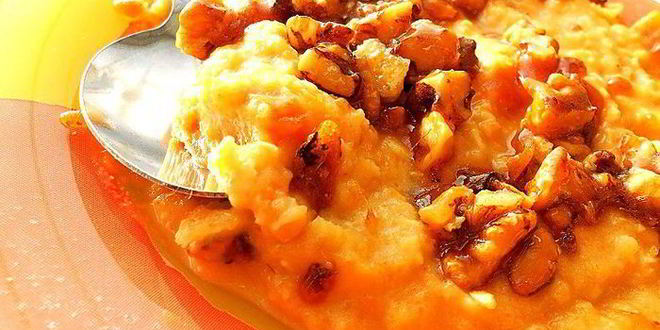 Рецепт овсяной каши с яблоком и карамельными орешками