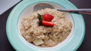 Рецепт Овсяной каши с яблоком и корицей