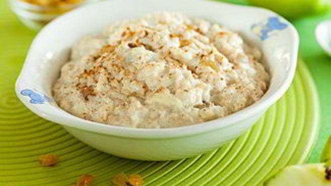 Рецепт Овсяной каши с яблоком, изюмом и корицей в мультиварке