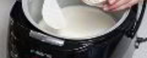 Шаг 2: овсяной каши с яблоком, изюмом и корицей в мультиварке