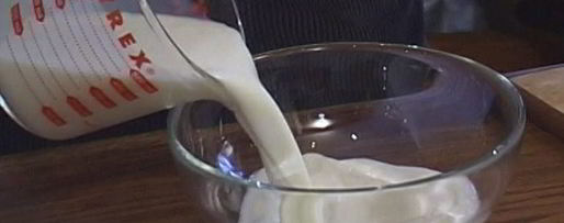 Шаг 1: овсяной каши с ягодами и сухофруктами