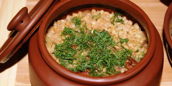 Рецепт каши перловой с мясом, запеченная в горшочке