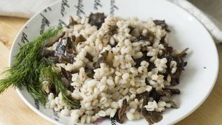 Рецепт Перловой каши с грибами в горшочке