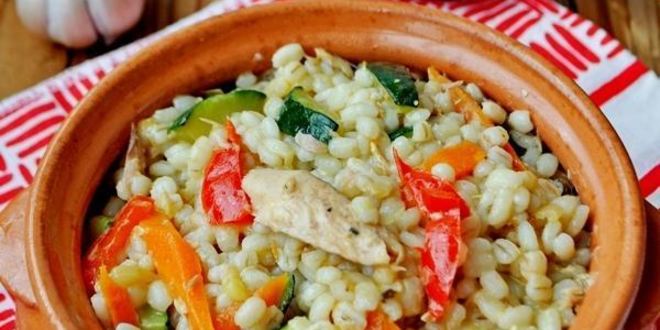 Рецепт перловой каши с тунцом и овощами