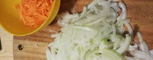 Шаг 1: перловой каши с тушеной говядиной и конкассе из томатов