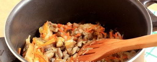 Шаг 9: перловки с грибами и луком