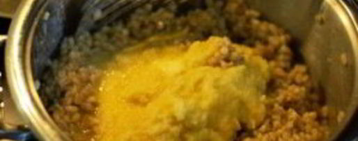 Шаг 4: перловки с соусом