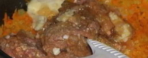 Шаг 2: перловки с тушенкой в мультиварке