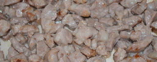 Шаг 2: перловки со свининой и грибами в томатном соусе