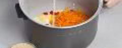 Шаг 2: пшенной каши с тыквой, корицей и вяленой вишней в мультиварке