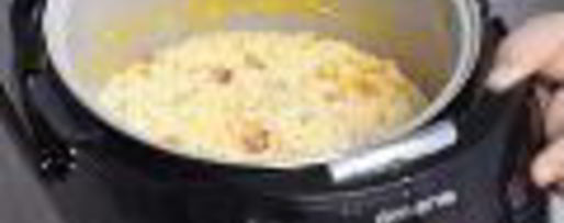 Шаг 4: пшенной каши с тыквой, корицей и вяленой вишней в мультиварке