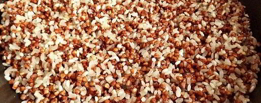 Шаг 5: гречнева-рисовой каша на молоке