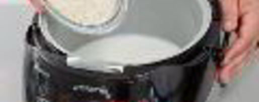 Шаг 2: молочной рисовой каши с курагой и апельсиновым соком в мультиварке