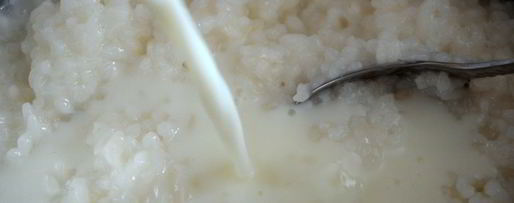 Шаг 1: рисовой каши с брусничным сиропом и бананом