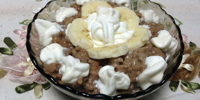 Рецепт рисовой каши с какао и взбитыми сливками