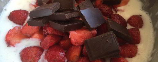 Шаг 2: рисовой каши с клубникой и шоколадом