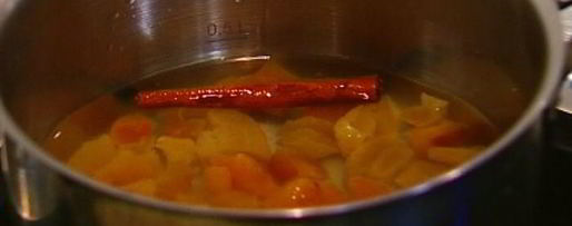 Шаг 1: рисовой каши с корицей, медом и сухофруктами