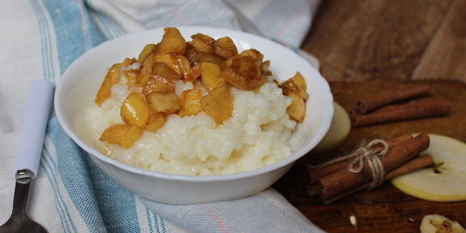 Рецепт рисовой каши с яблоками и корицей