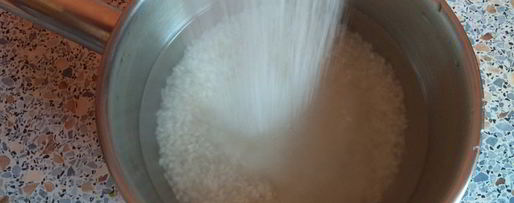 Шаг 1: рисовой каши с яблоками и корицей