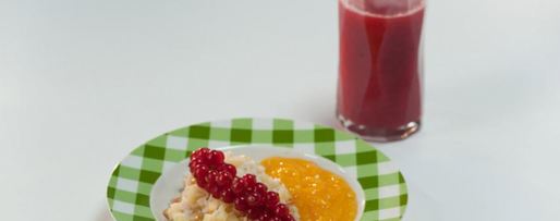 Шаг 4: рисовой каши с жареным яблоком и кремом из манго