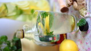 Рецепт Горячего лимонного чая с имбирем и мятой Франкфурт