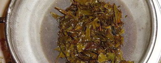 Шаг 4: холодного зеленого чая с ромашкой и мелиссой