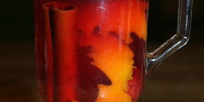 Рецепт вишневого чая с медом, апельсиновой цедрой и пряностями