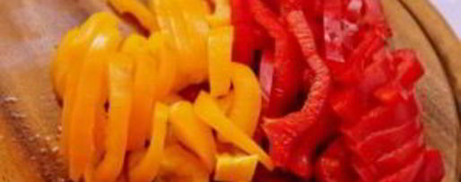 Шаг 4: фунчозы с морским коктейлем